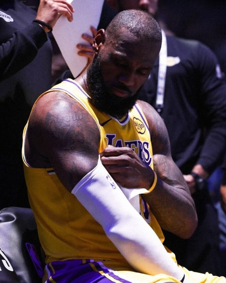 Lakers Fall to Wolves in Game 3 Despite LeBron's Big Night, Turnovers Hurt LA