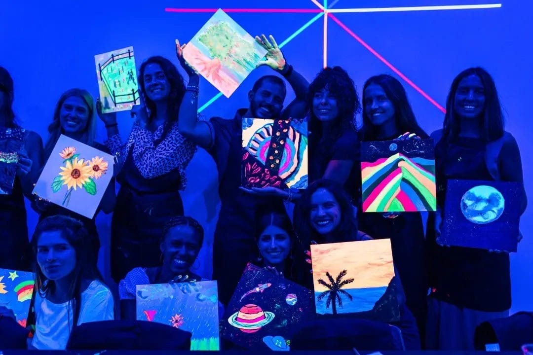 Neon Brush Experience