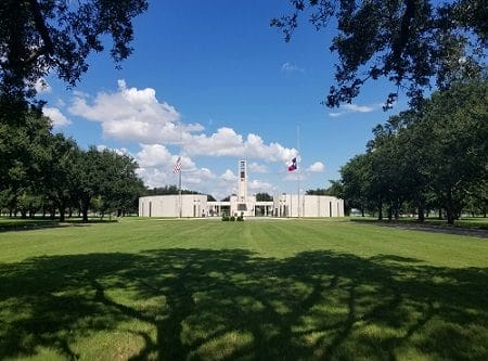 memorial day at houston national cemetry