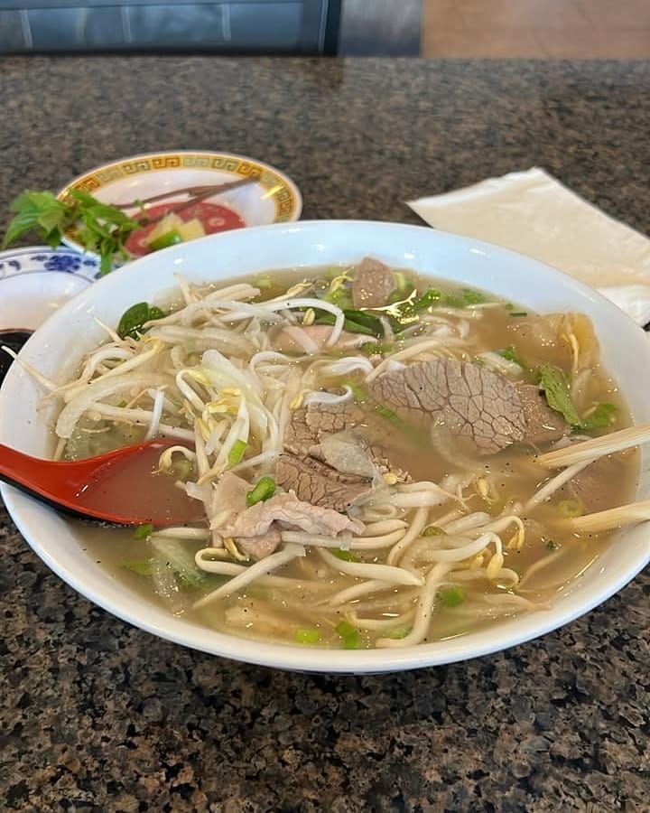 budget-friendly Houston restaurants - Pho binh
