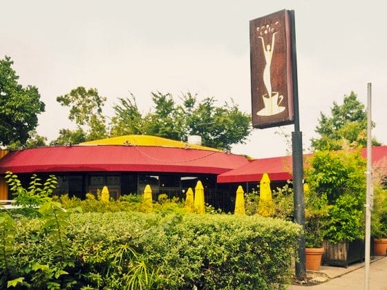  Empire Café