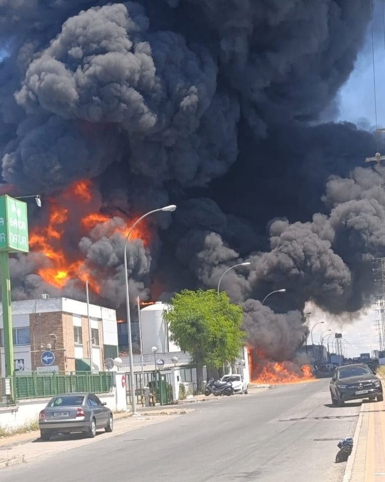 Chemical Plant Explosion in Seville, Spain, Forces Thousands Indoors