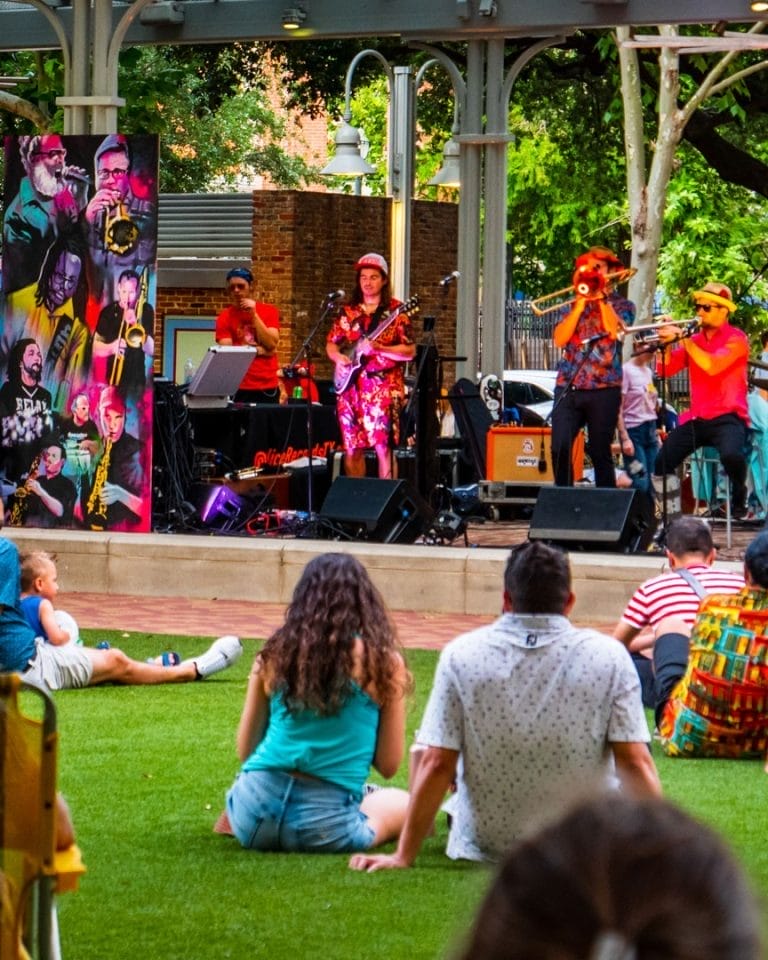 What to Wear to Houston's Summer Cultural Events: Outfit Ideas for Art Lovers