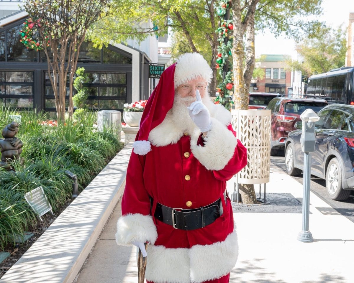 Market Street in The Woodlands, take photos with Santa in Houston