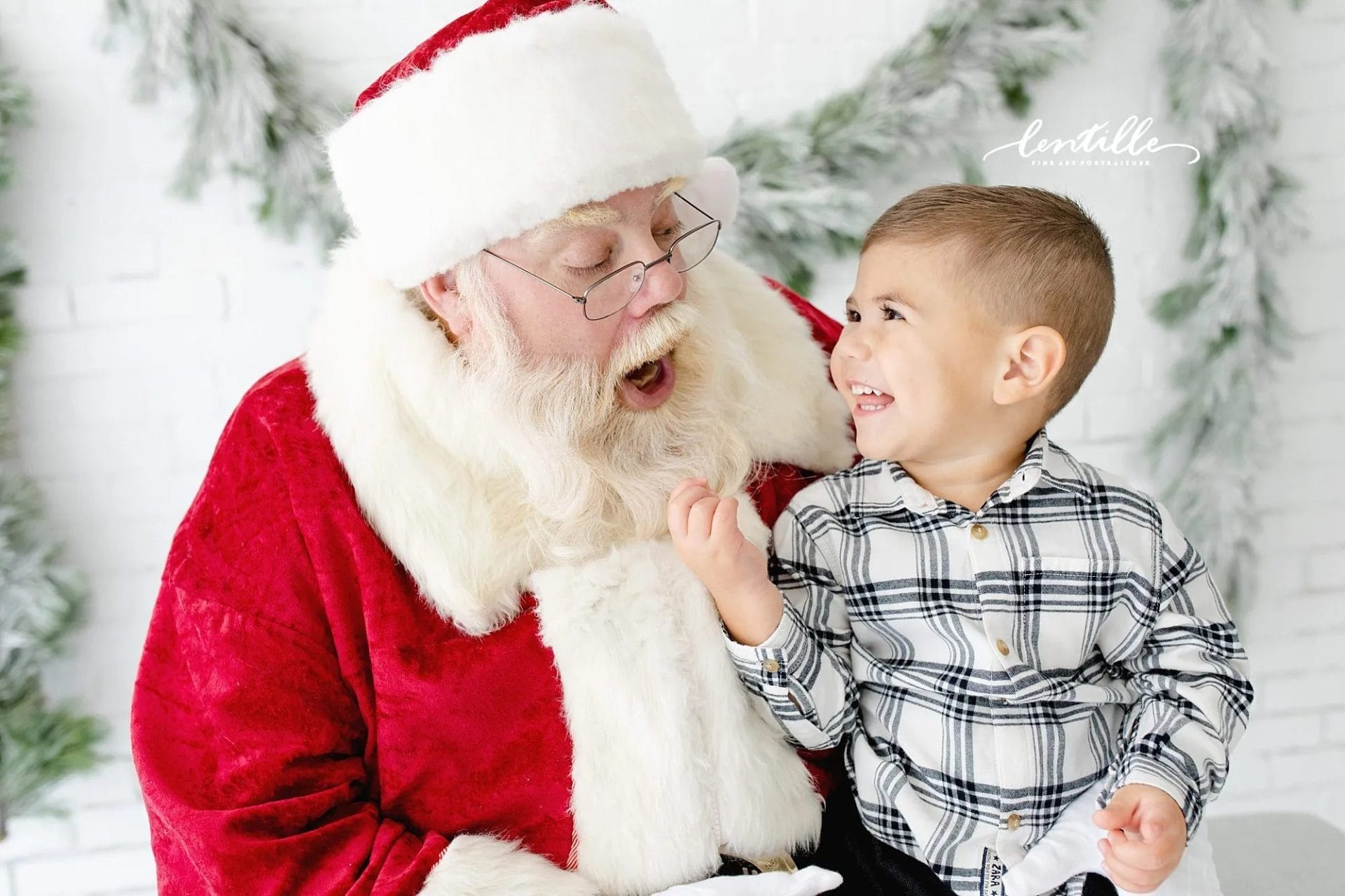 Lentille Photography – Santa Sessions, take photos with Santa in Houston