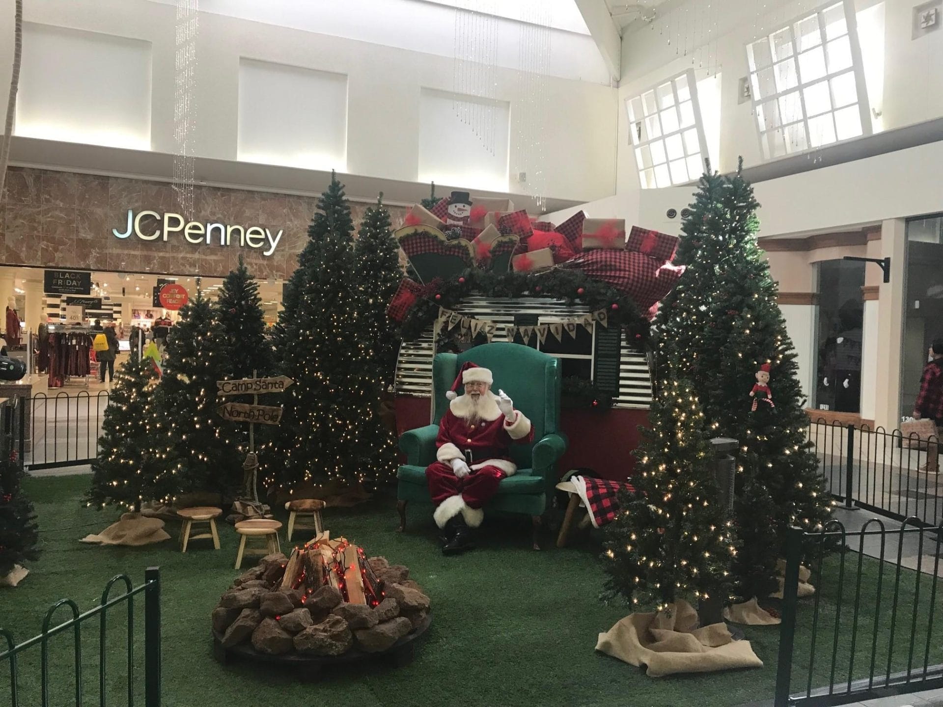 Willowbrook Mall, take photos with Santa in Houston