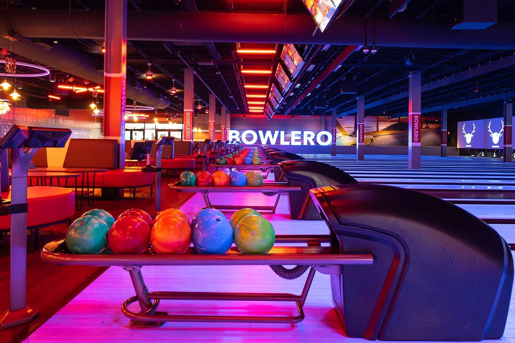 Bowlero 