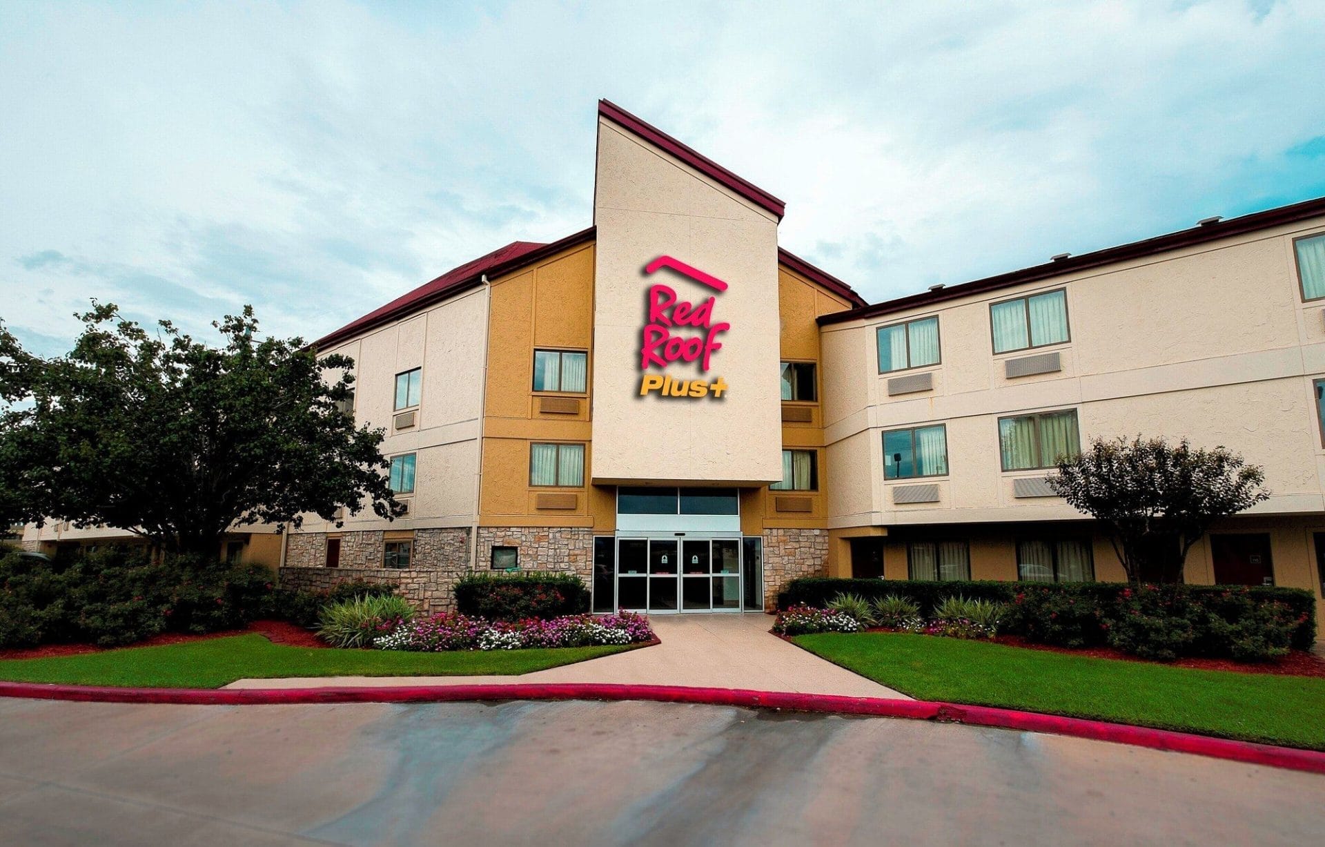 Red Roof Inn PLUS+ Houston – Energy Corridor